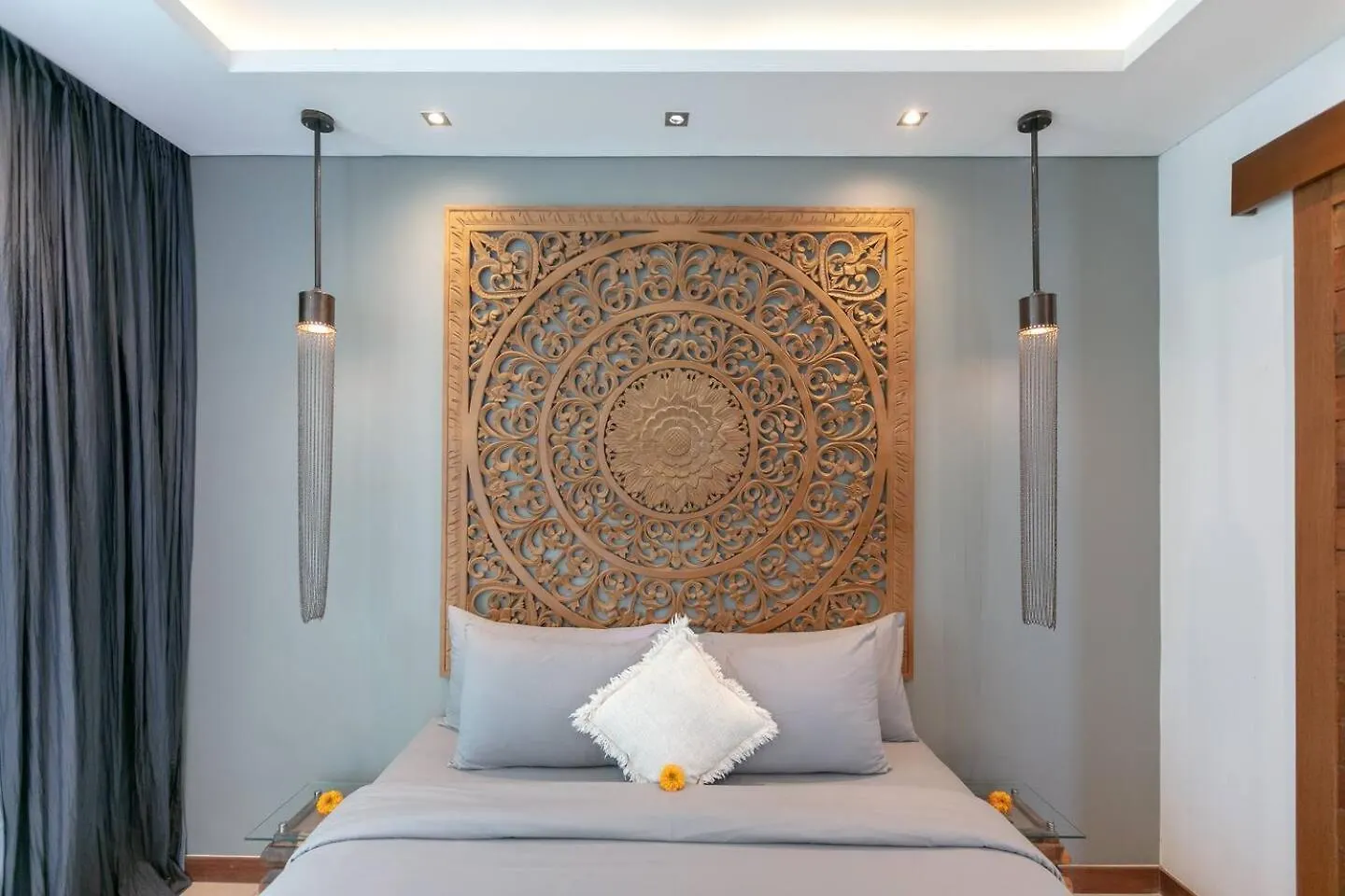 Amazing 4 Bedroom Villa With Garden, Pool In Seminyak  Seminyak (Bali)