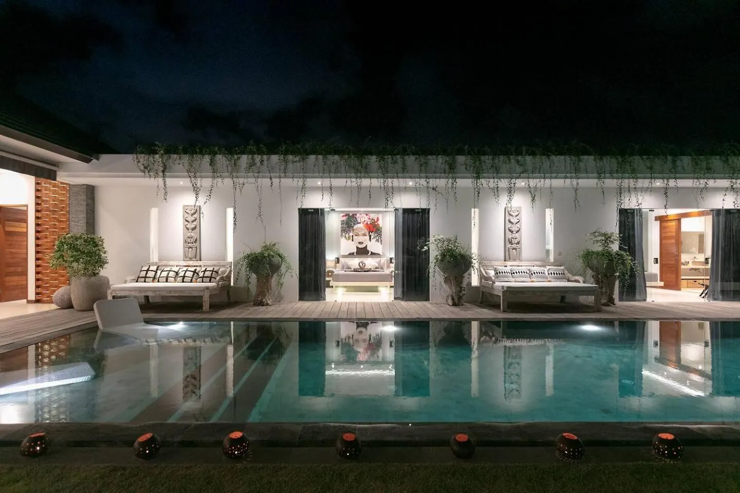 Amazing 4 Bedroom Villa With Garden, Pool In Seminyak Indonesia