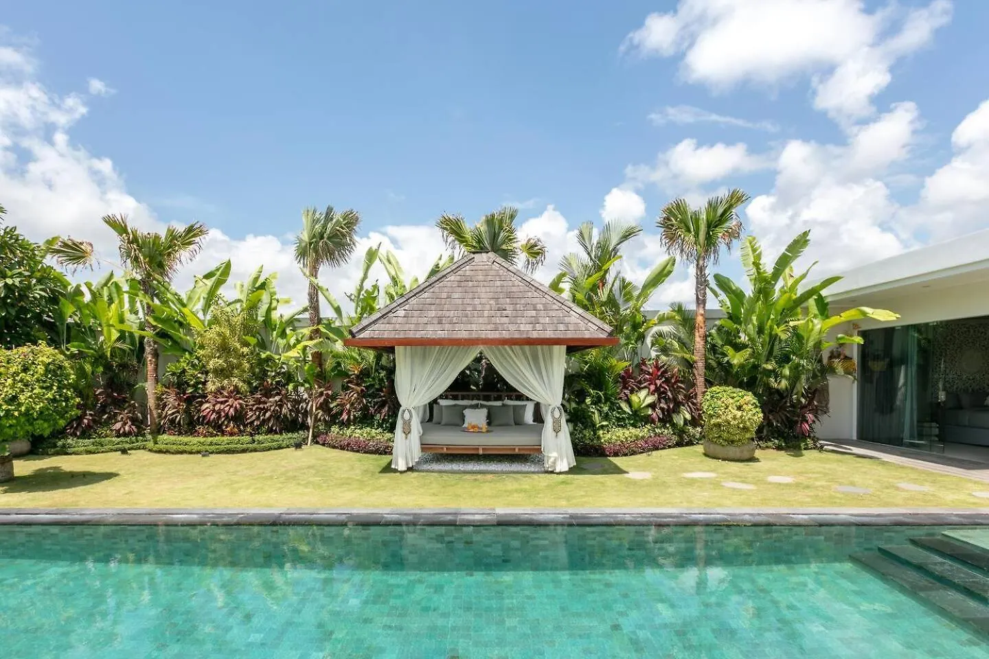 Amazing 4 Bedroom Villa With Garden, Pool In Seminyak 0*, Seminyak (Bali) Indonesia