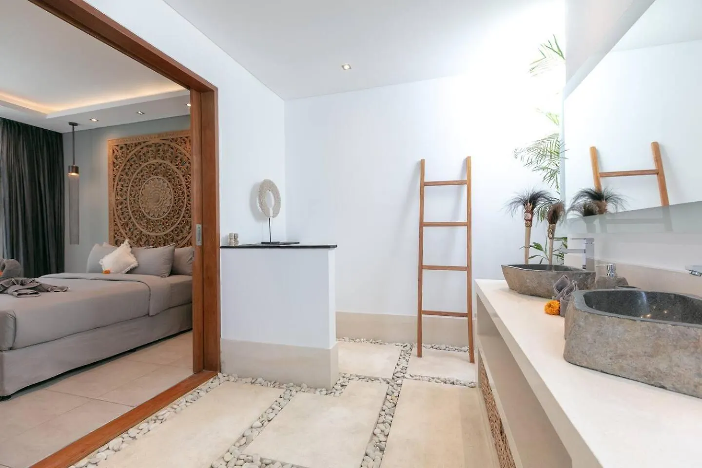 Amazing 4 Bedroom Villa With Garden, Pool In Seminyak